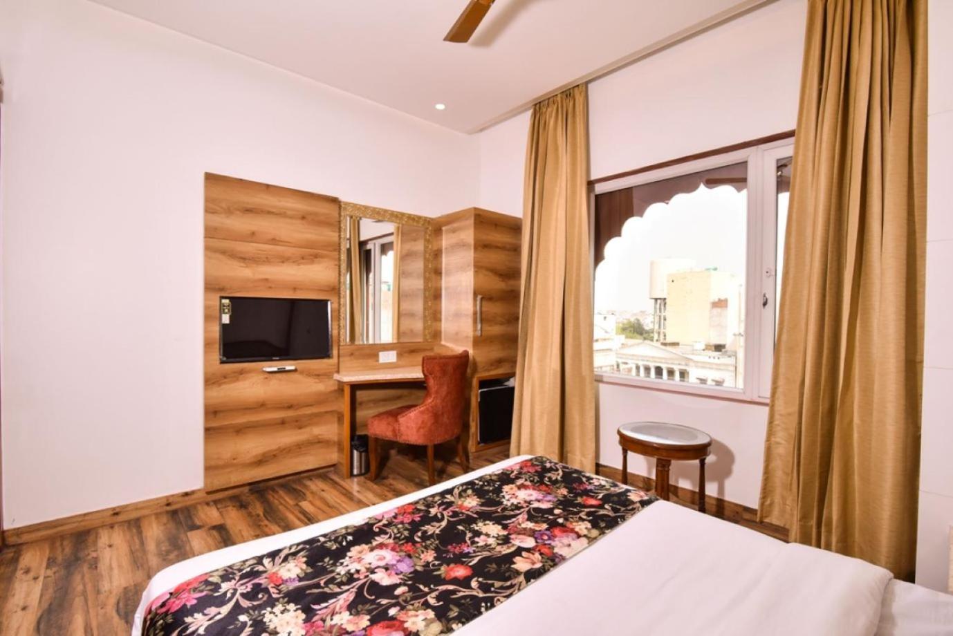 Hotel Rv Golden Amritsar Bagian luar foto