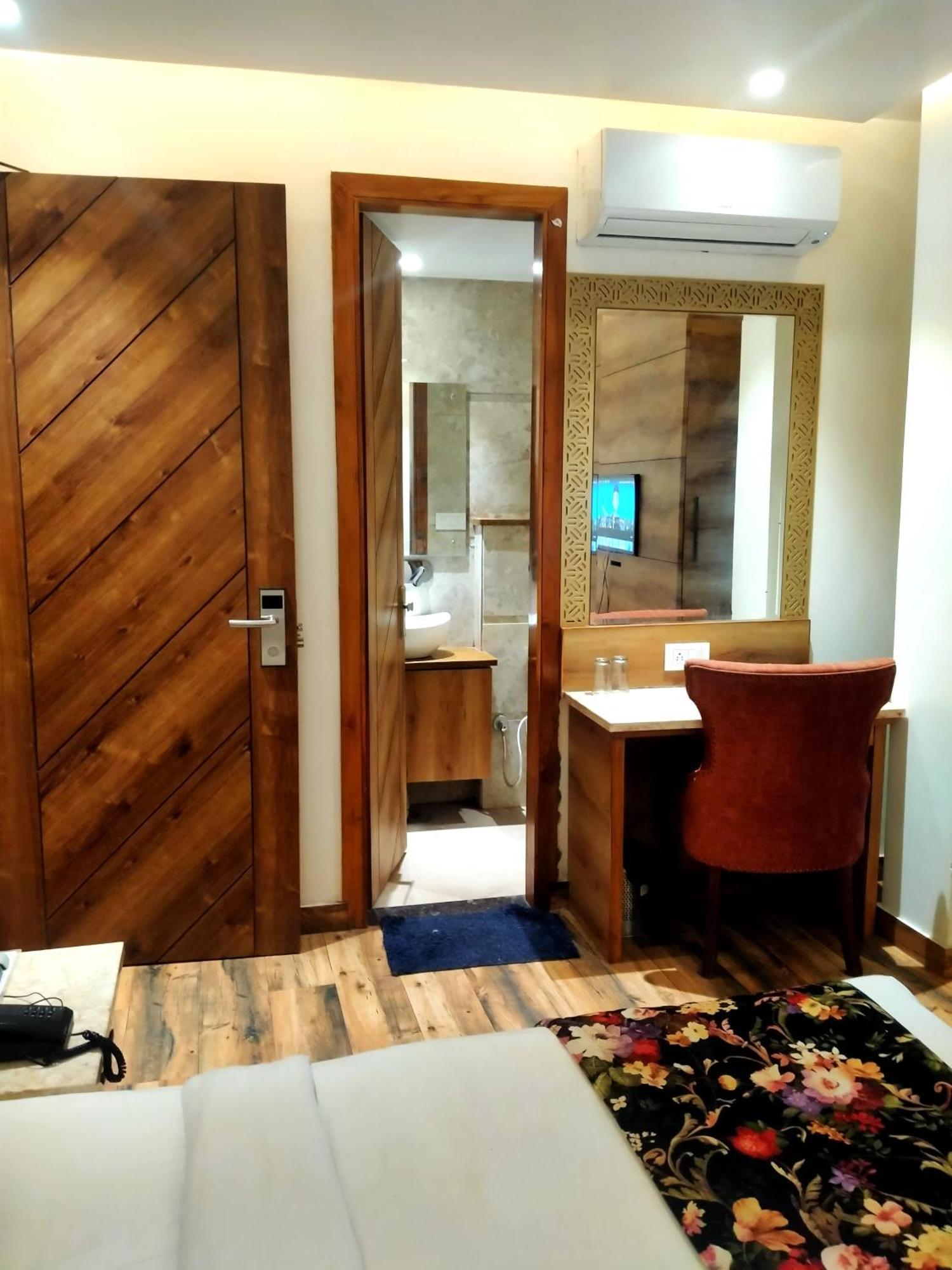 Hotel Rv Golden Amritsar Bagian luar foto