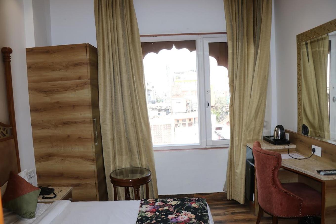 Hotel Rv Golden Amritsar Bagian luar foto